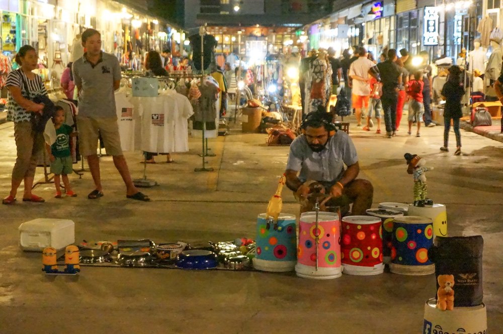 曼谷夜市, 曼谷美食, 泰國自由行, 曼谷自由行, 曼谷景點, 曼谷必去, 火車夜市, 席琳卡娜火車夜市