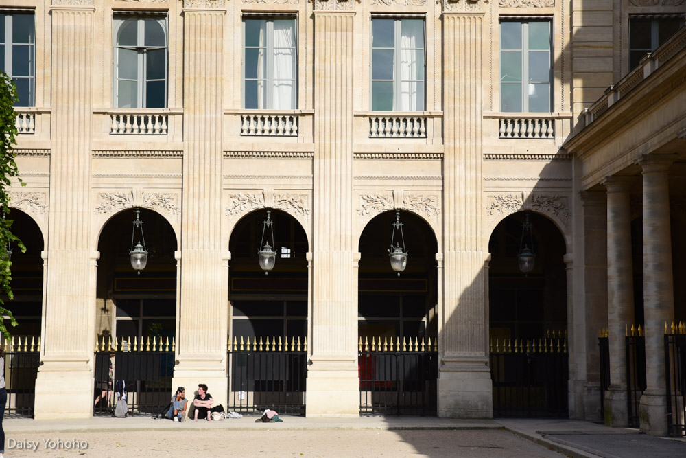 Daniel Buren柱, 黑白柱, 皇家宫殿, Palais Royal, 現代柱子作品, 兩個平台, Les Deux Plateaux, 巴黎景點, 巴黎網美景點
