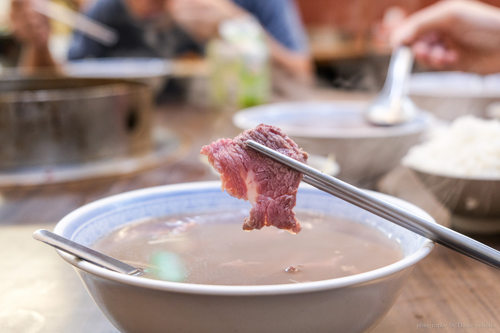 阿裕牛肉涮涮鍋 本店，現切、現燙溫體牛肉湯，誰說一定要吃涮涮鍋？