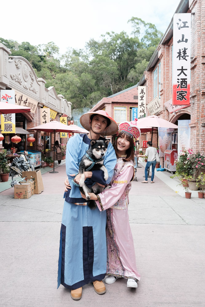 白河萬里長城可以換穿中國服裝拍照，寵物毛小孩也可入內。