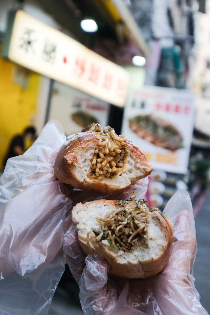 炒麵麵包, 台中炒麵麵包, 台中小吃, 逢甲小吃, 逢甲美食, 逢甲永勝炒麵麵包, 逢甲義大利麵