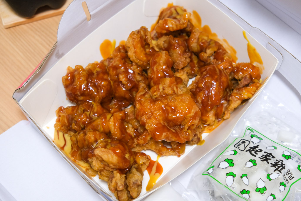 起家雞韓式炸雞，新推出「頂級松露芥末口味」醬汁濃稠超對味！台南外帶店
