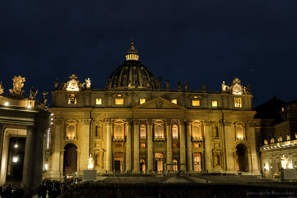夜裡的梵蒂岡・聖彼得大教堂