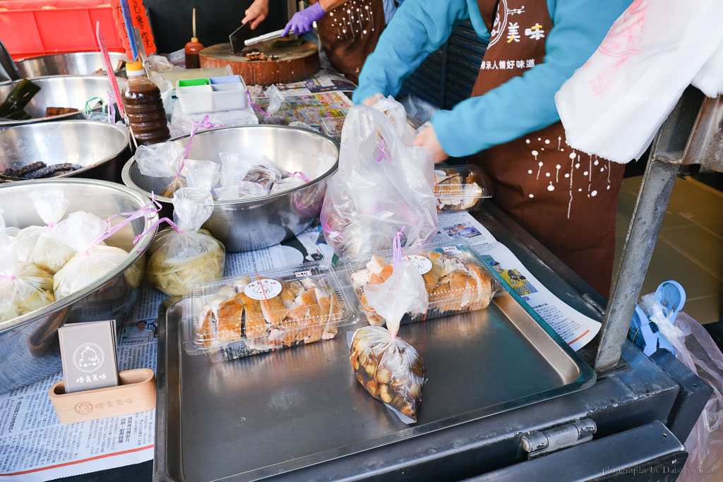 嘉義竹崎市場「悟食美味」飄香40年的蔗香燻雞、鹹水雞，鹹甜香鴨米血特好吃！