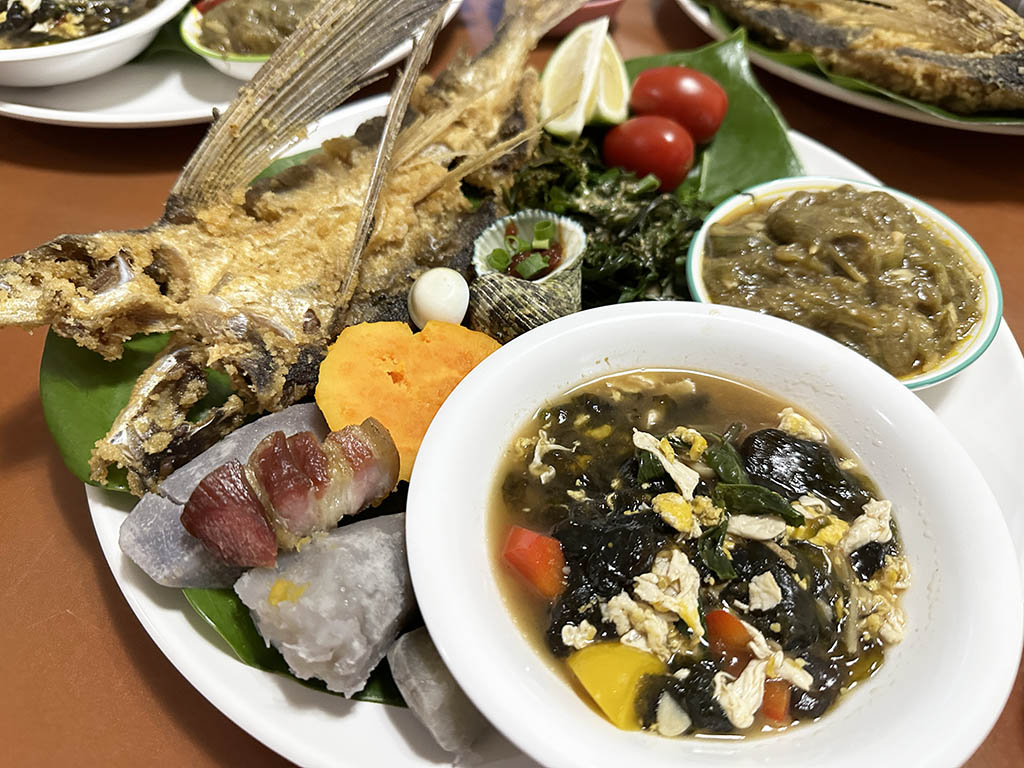 蘭嶼隱藏版飛魚美食》老椰食堂達悟族風味餐，椰油部落在地食材蘭嶼原住民美食