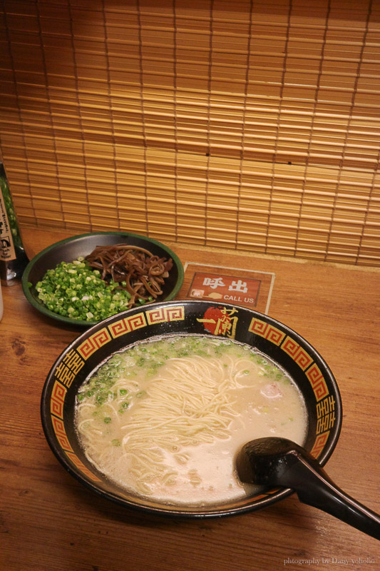 沖繩一蘭拉麵｜一碗980日圓，宵夜場也吃得到！且那霸國際通店不太需要排隊，比在臺灣吃舒服！