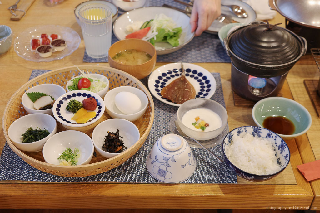 大分別府住宿推薦「野上本館」有年代感的榻榻米房（含衛浴），附大眾池澡堂，有停車場