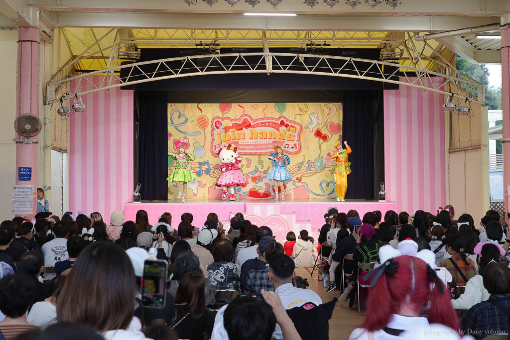 九州三麗鷗和諧樂園，跟 Hello Kitty 交換禮物！小小孩的遊樂園，卡通人物遊行超可愛！