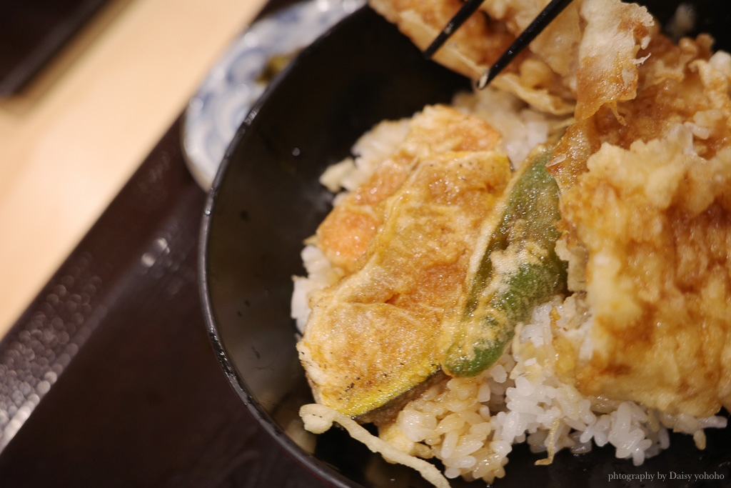 別府美食必吃！天丼とよ常，創業90年以上的美味天丼，炸蝦天婦羅好吃！親子友善